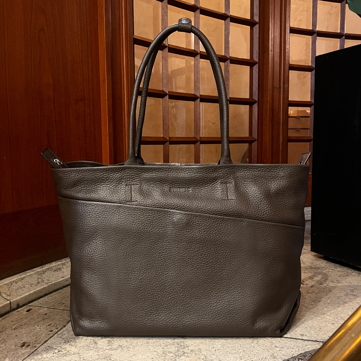 Tara Tote L - D101 Taupe